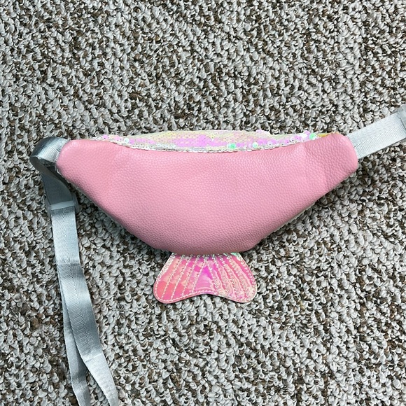 Bundle of 3 Justice Ombré Scarf Sequin Mermaid Belt Bag Sequin Pom Knit Hat NWOT - Picture 8 of 16